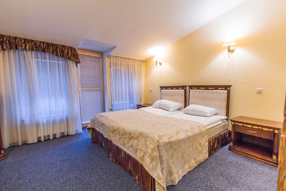 Garden Palace Hotel Superior Double Room 2