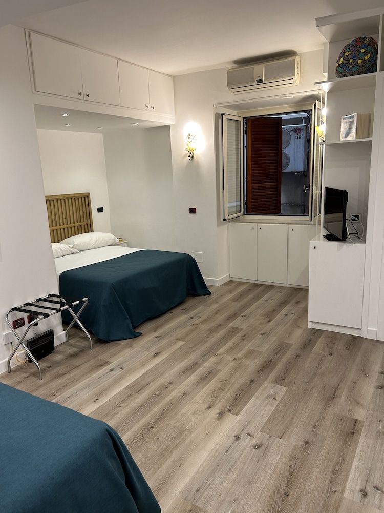 undefined MH Design Hotel 5
