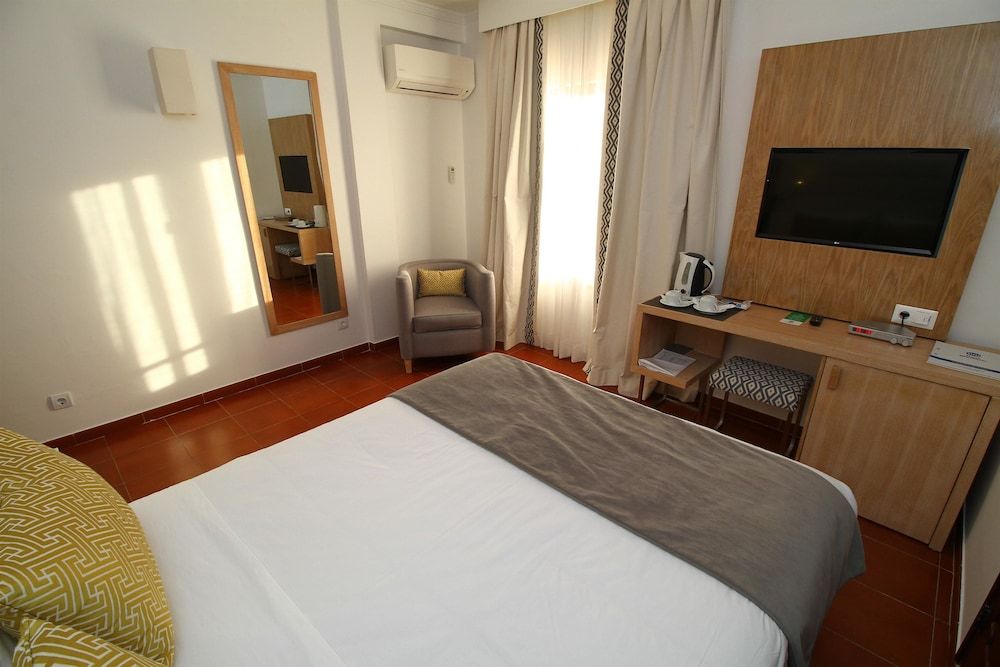 Best Western Hotel Dom Bernardo Suite, Multiple Beds, Non Smoking, Balcony 3