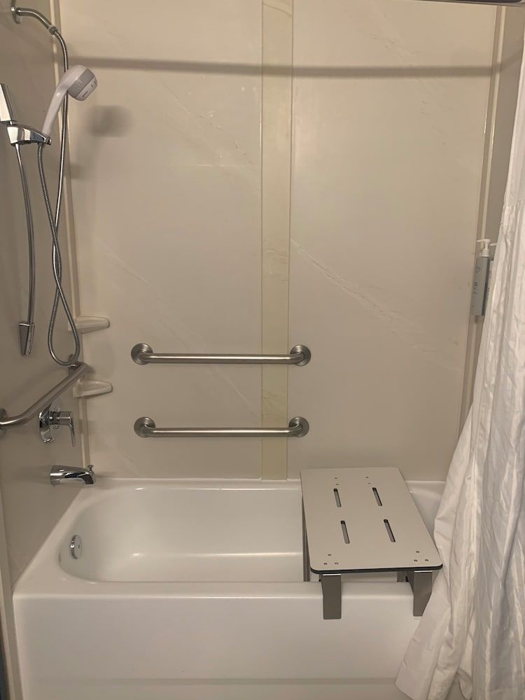 Suite, 2 Queen Beds, Accessible, Bathtub