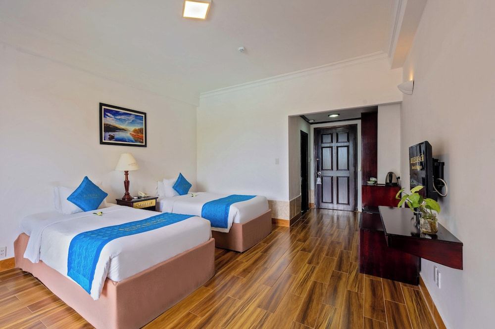 River Beach Resort and Residences Superior Twin Room 3