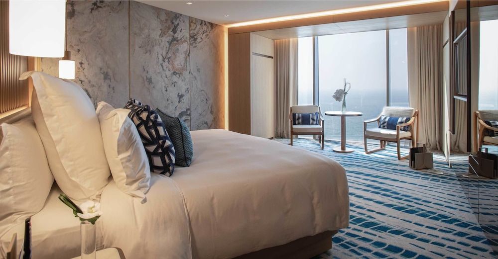 Deluxe Room (Ocean)