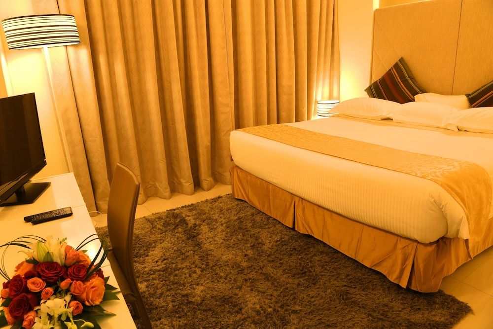 undefined Gulf Suites Hotel Amwaj 2