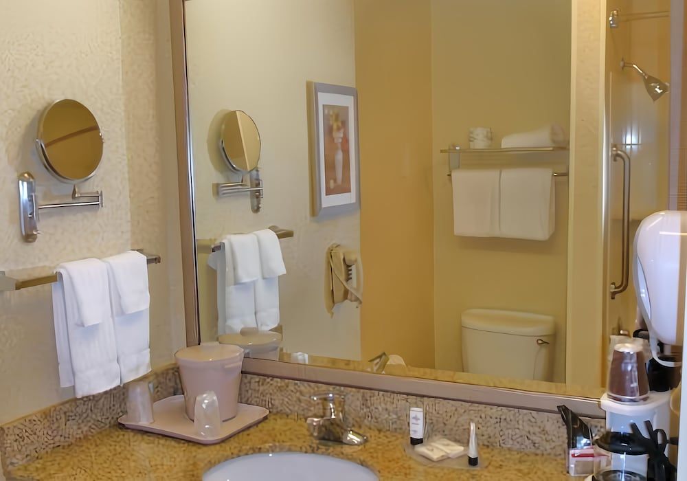 Room, 1 King Bed (Hearing Accessible)