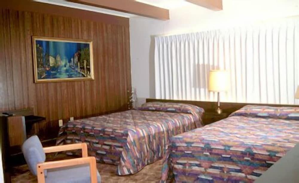 Deluxe room with two queen beds