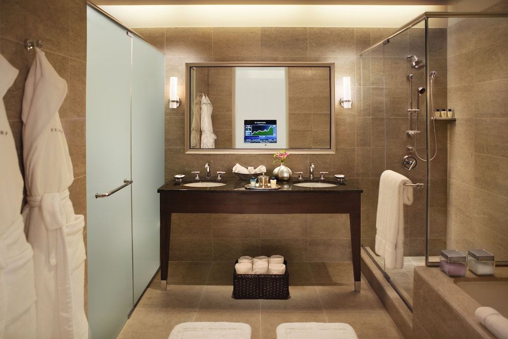 Deluxe Suite, 1 Bedroom, Lake View (Grand)