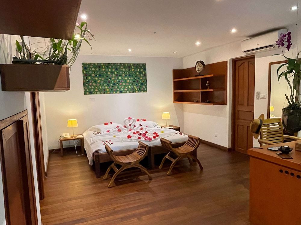 Gangehi Island Resort Club Room, 1 King Bed 3