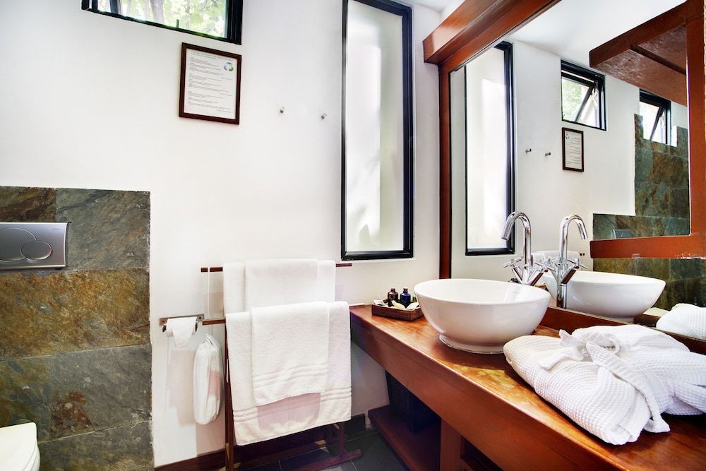 Gangehi Island Resort Club Room, 1 King Bed 5