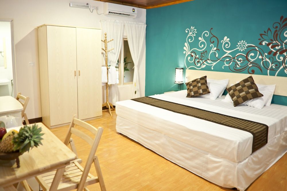 Stingray Beach Inn Deluxe Double or Twin Room with Garden View