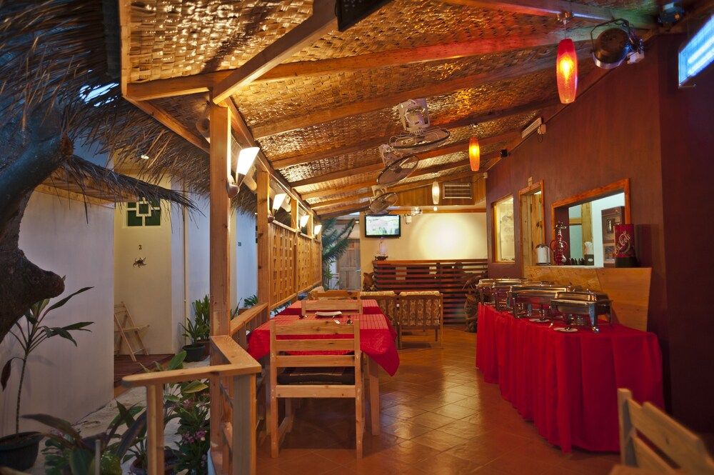 undefined Stingray Beach Inn 8