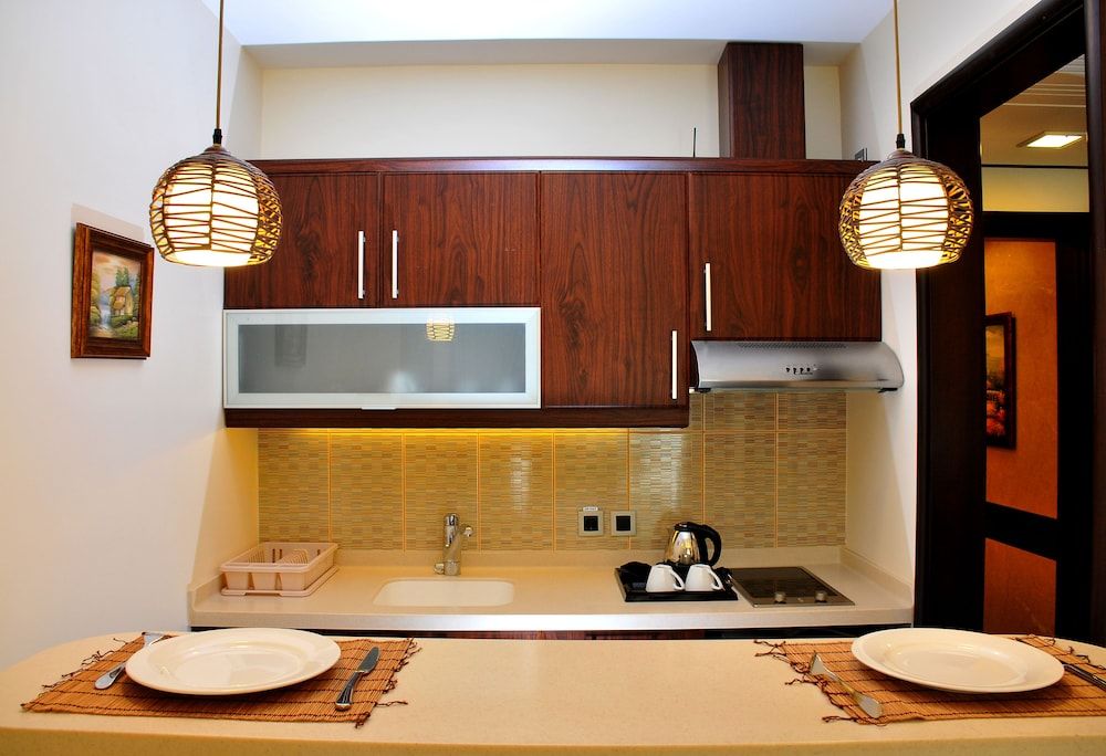 Dolphin Royal Suites One-Bedroom Suite (king)with City View 4