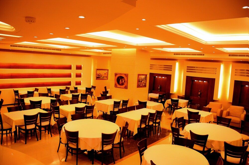 undefined Dolphin Royal Suites 10