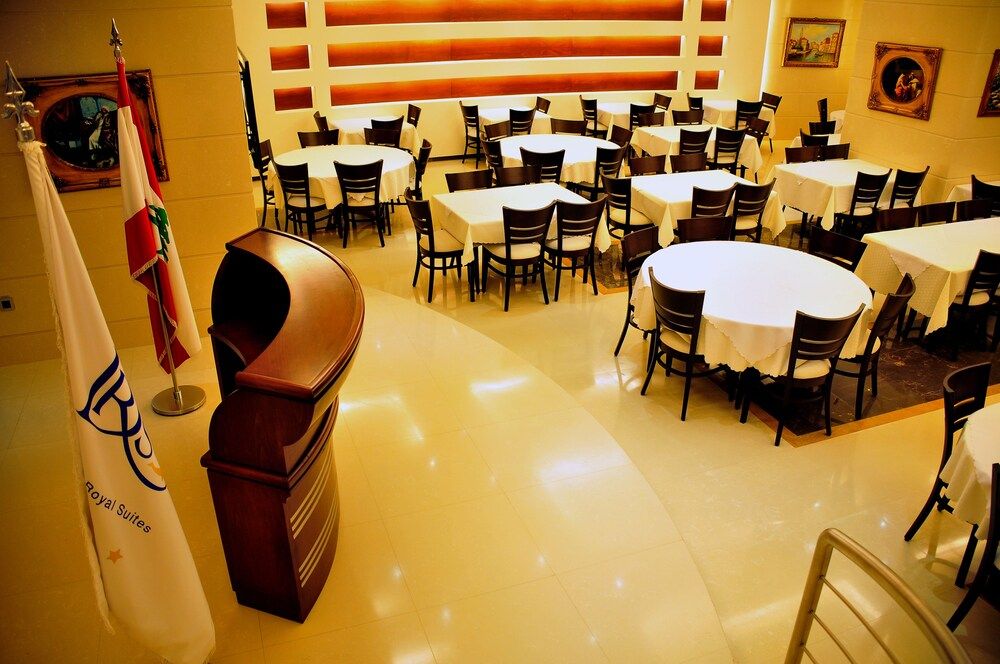 undefined Dolphin Royal Suites 9