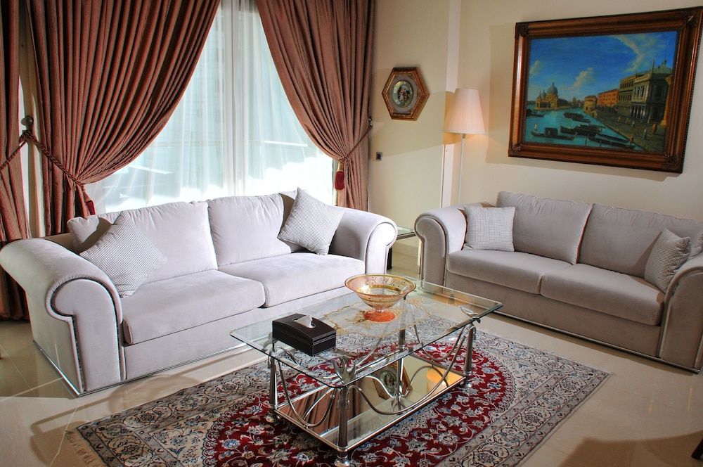 Dolphin Royal Suites Three-Bedroom Suite Family 11