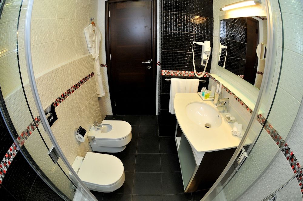 Dolphin Royal Suites One-Bedroom Suite (twin) with City View 9