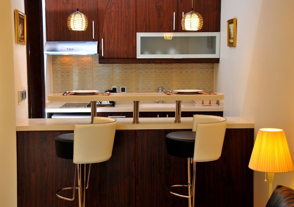 Dolphin Royal Suites One-Bedroom Suite (king)with City View 3