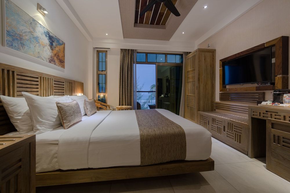 Ocean View Room with Balcony (Free Airport Transfer)