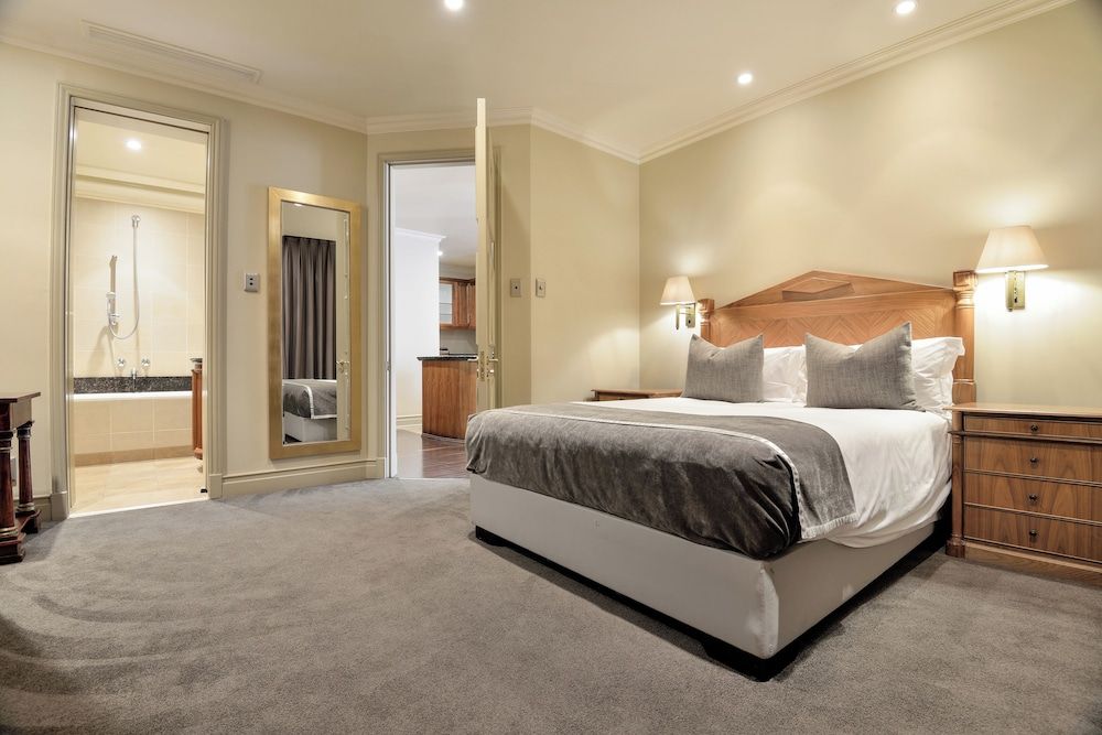 The Michelangelo Towers Luxury Suite, 2 Bedrooms