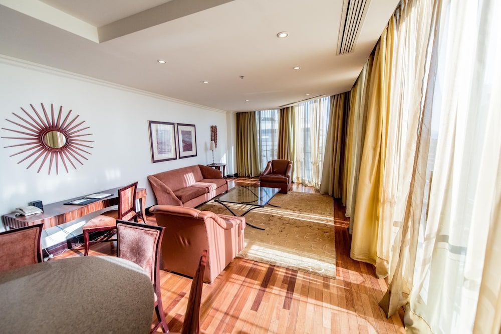 The Michelangelo Towers Grand Suite, 2 Bedrooms 2