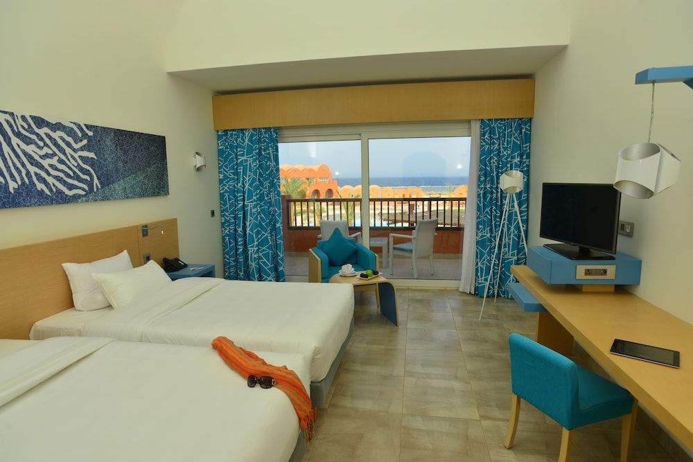 Standard Room, 2 Twin Beds (Sea Front)