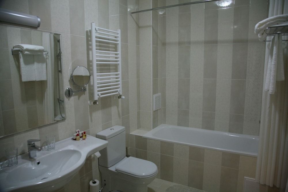 Flowers Hotel Single Room 6