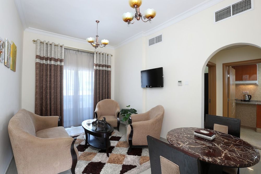 Deluxe Apartment, 2 Twin Beds, Smoking, City View