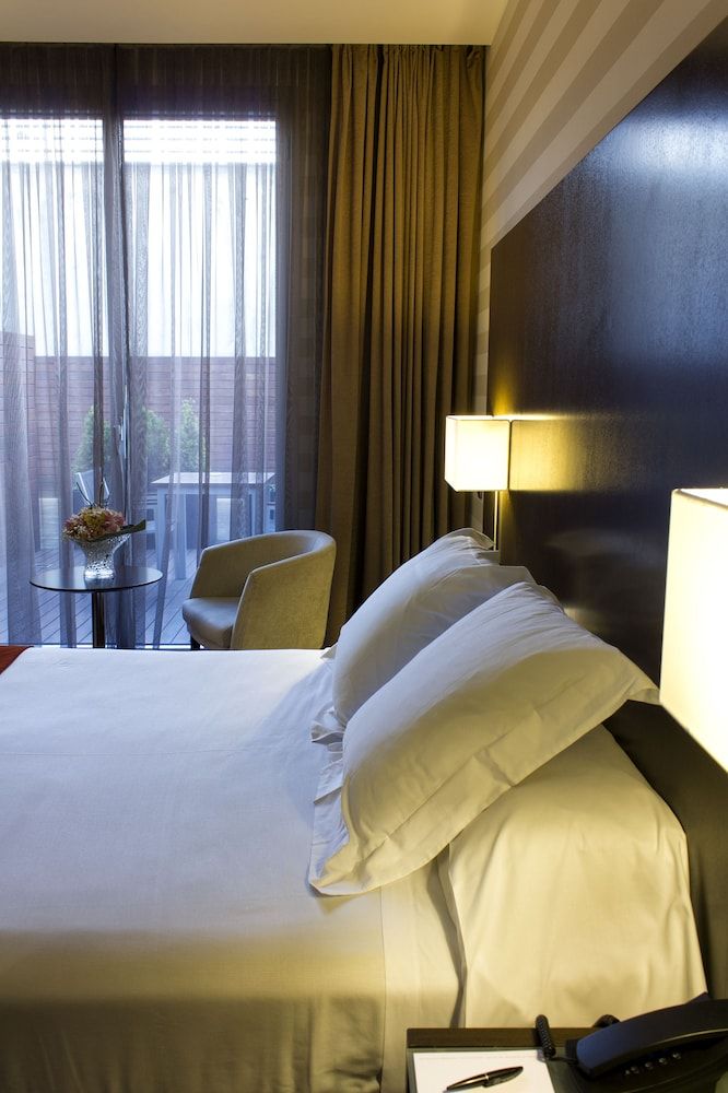 Hotel Zenit Pamplona Triple Room (2 adults + 1 child) 2