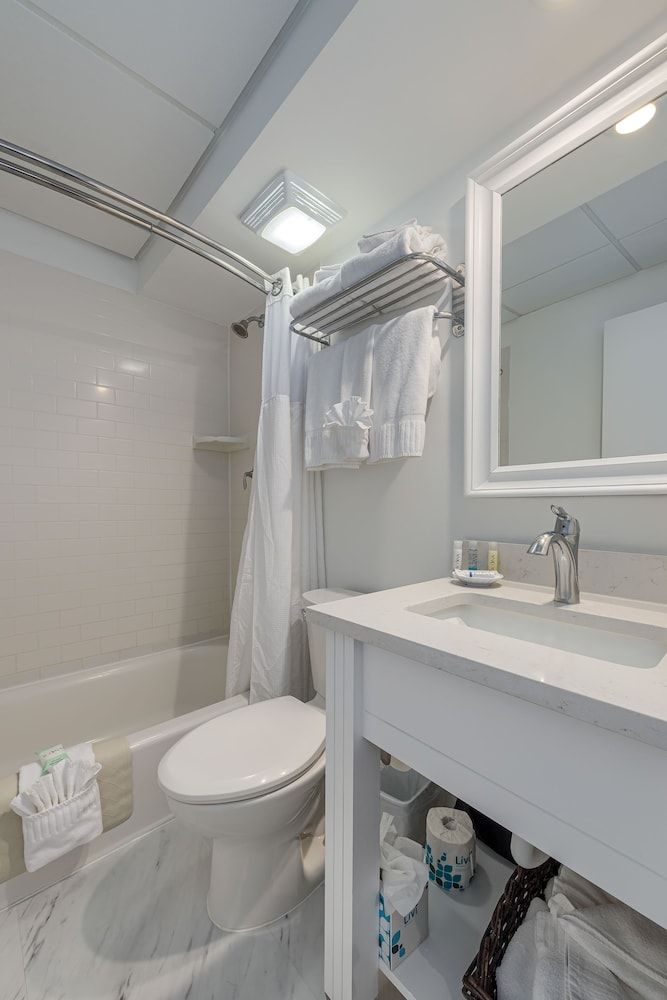 ICONA Diamond Beach Premium Poolside King Studio 5