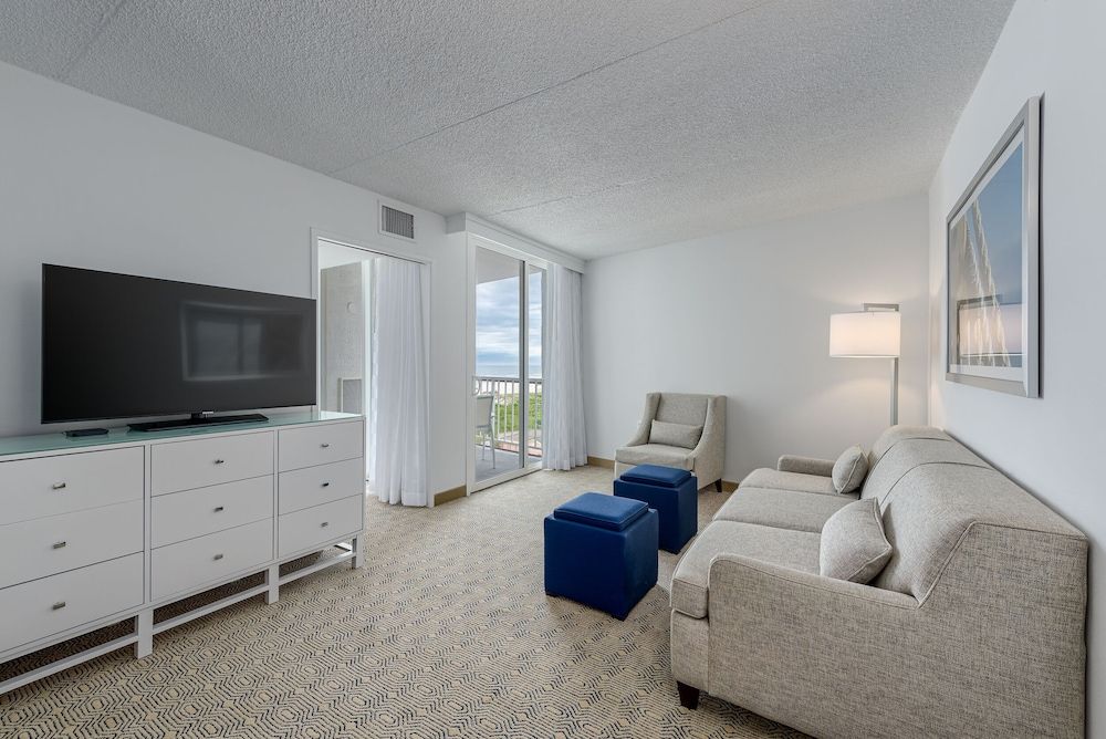 ICONA Diamond Beach Premium Poolside Double Suite 8