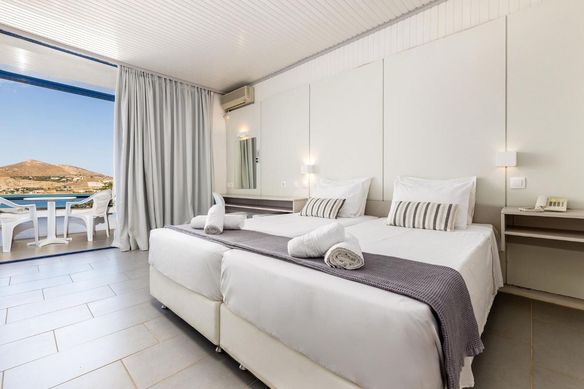 Standard Twin Room with Sea View