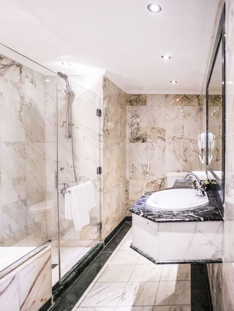 undefined Al Bustan Hotel 8