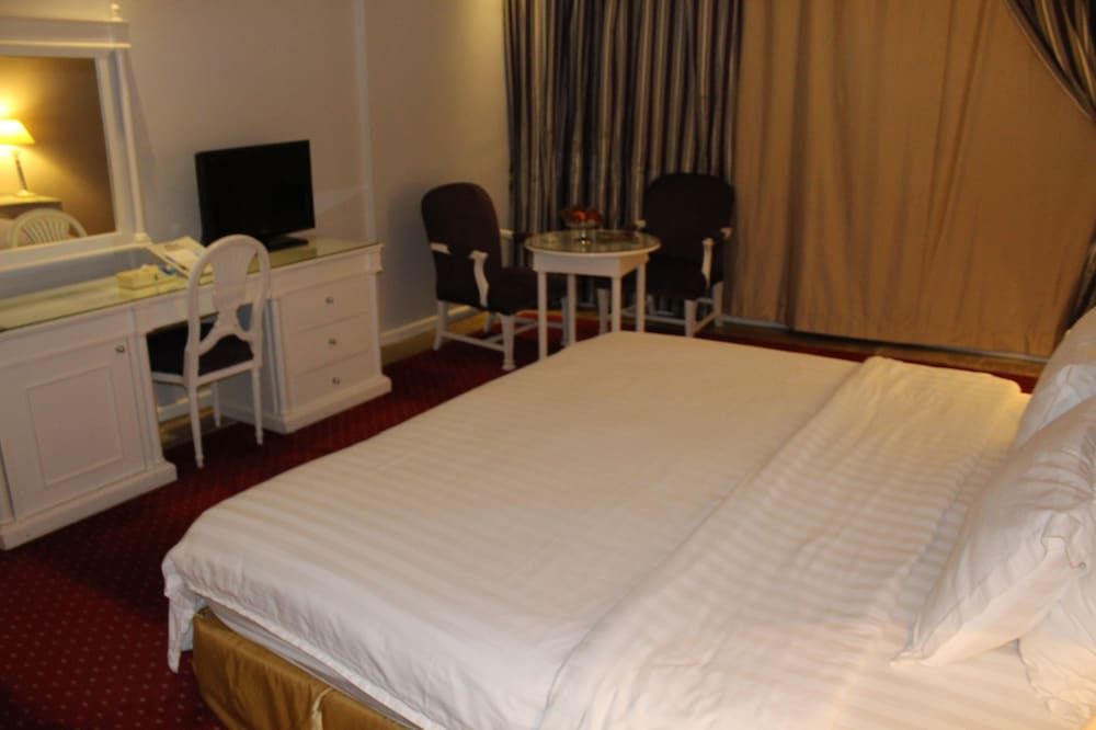 Al Bustan Hotel Single Room 4