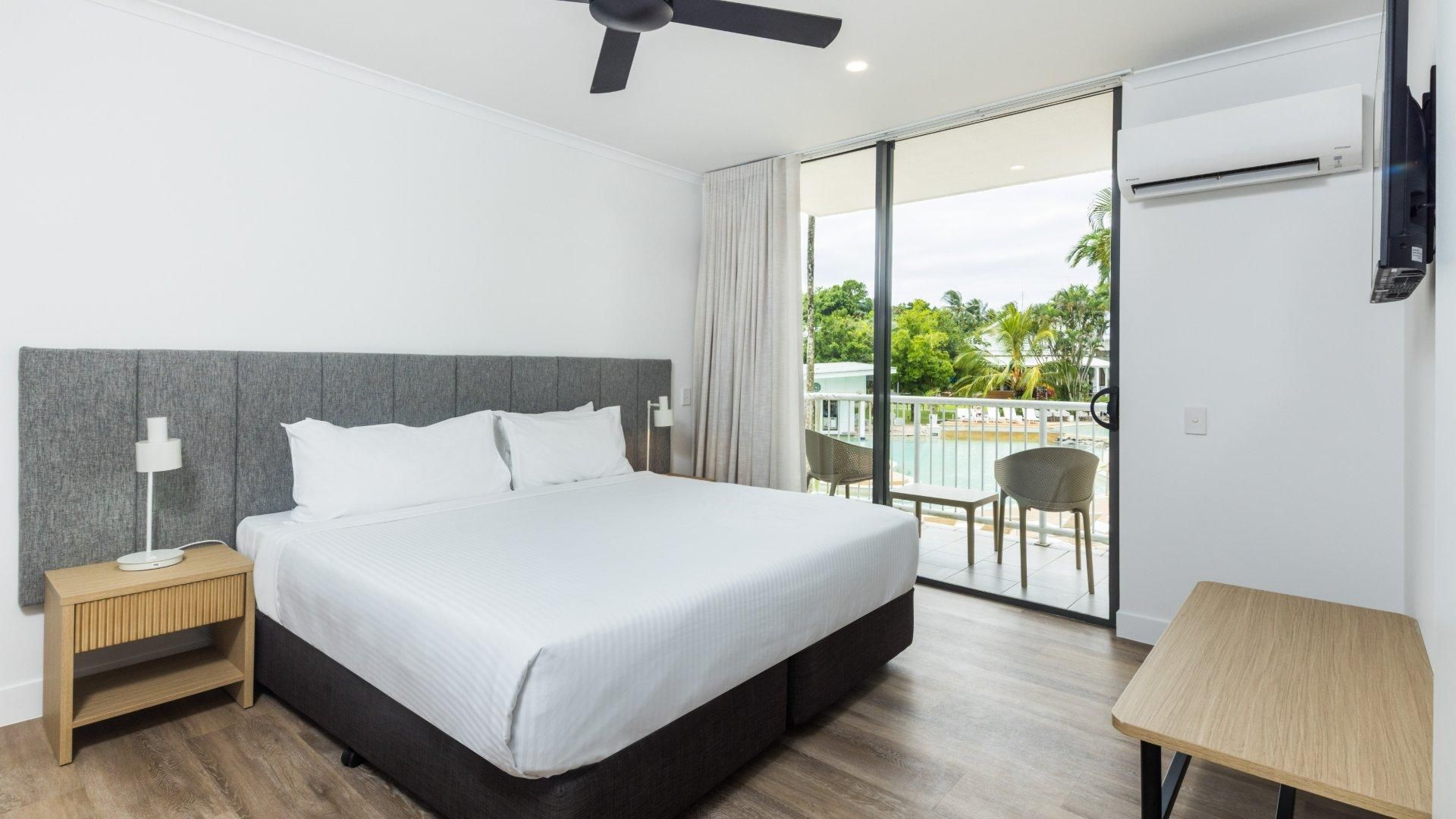 1-Bedroom Pool View Apartment Premier - No Housekeeping