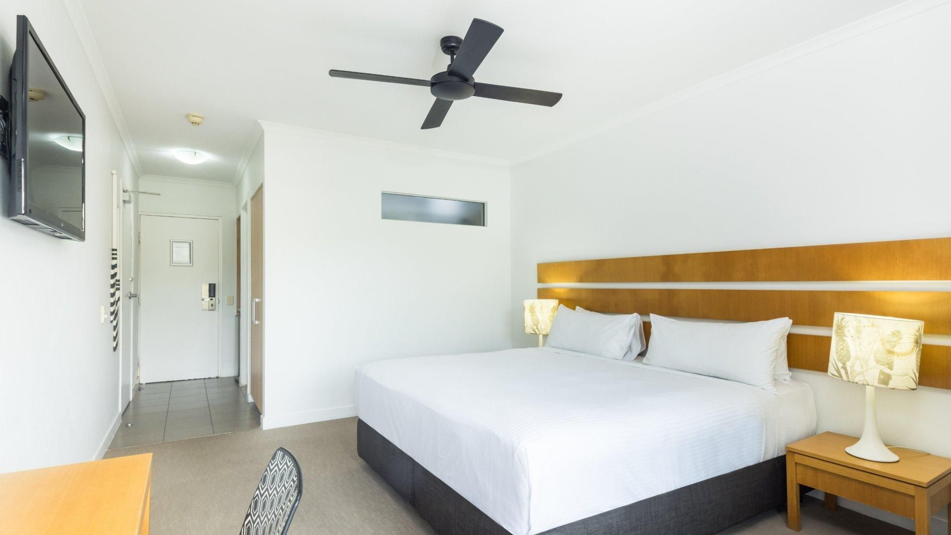 Hotel Room Garden View, No Housekeeping