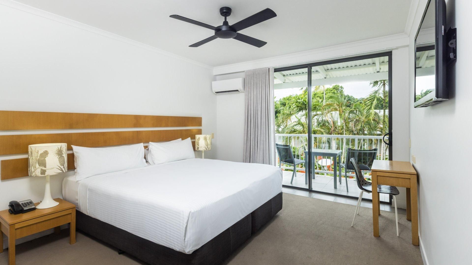 Hotel Room Garden View, No Housekeeping