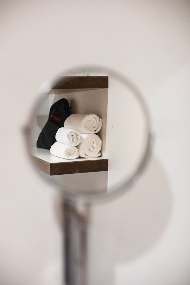 Modern Hotel Design Room, 1 King Bed, Courtyard Area 9