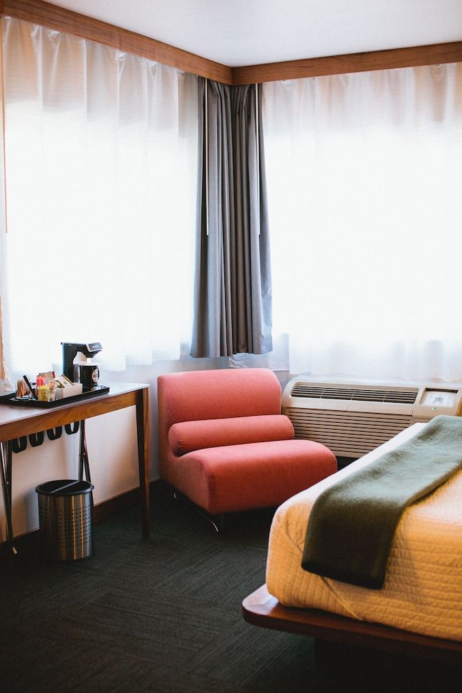 Modern Hotel Design Room, 1 Queen Bed 13