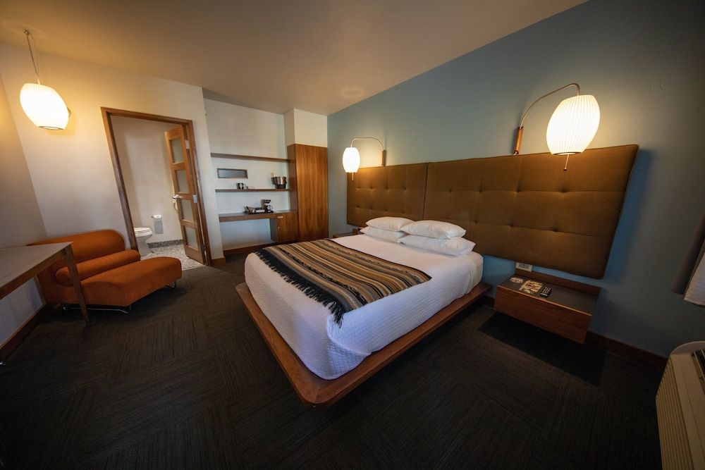 Modern Hotel Design Room, 1 Queen Bed 5