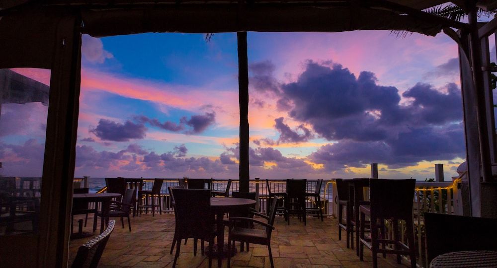 undefined Sun Tower Hotel & Suites on the Beach 10