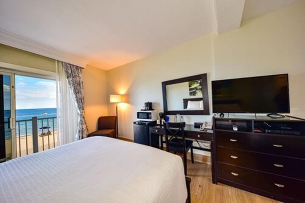 undefined Sun Tower Hotel & Suites on the Beach 3