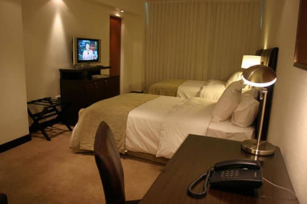 Ros Tower Hotel Deluxe Room, 2 Twin Beds 4