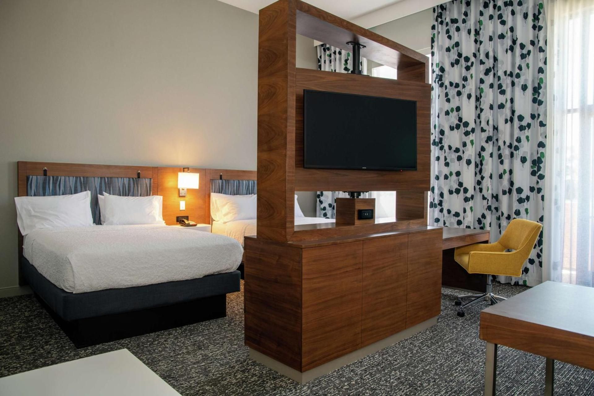 2 QUEEN BEDS STUDIO SUITE NONSMOKING