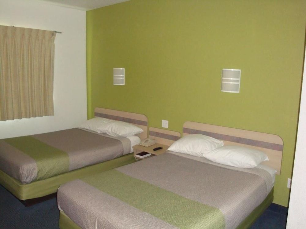 Lakeside Inn Lake Havasu City Standard Room 3