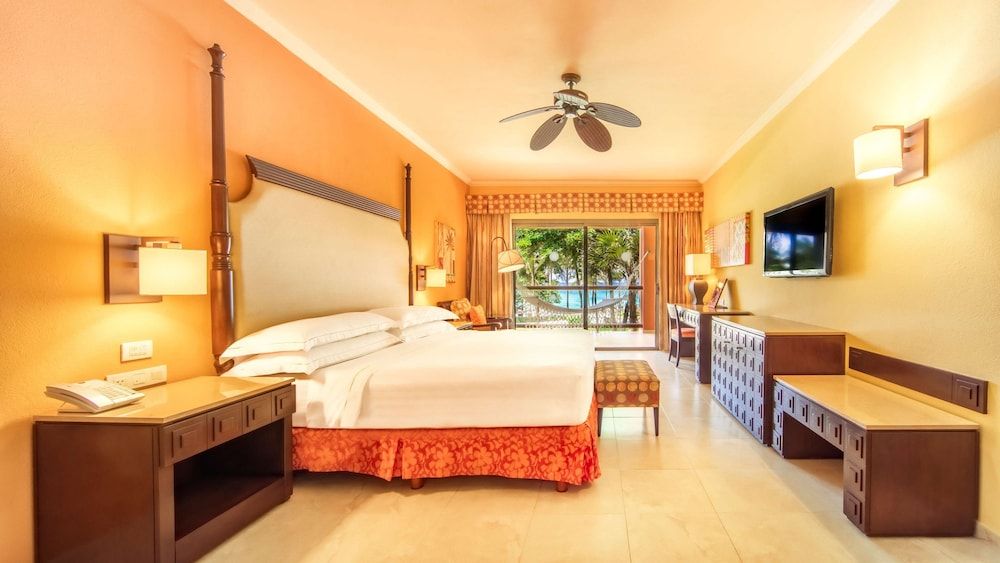 Junior Suite, Oceanfront (Premium Level)