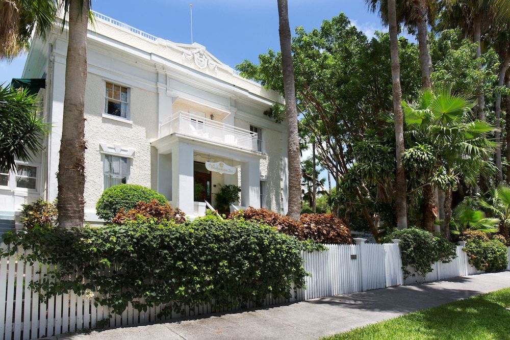 undefined Weatherstation Inn 5