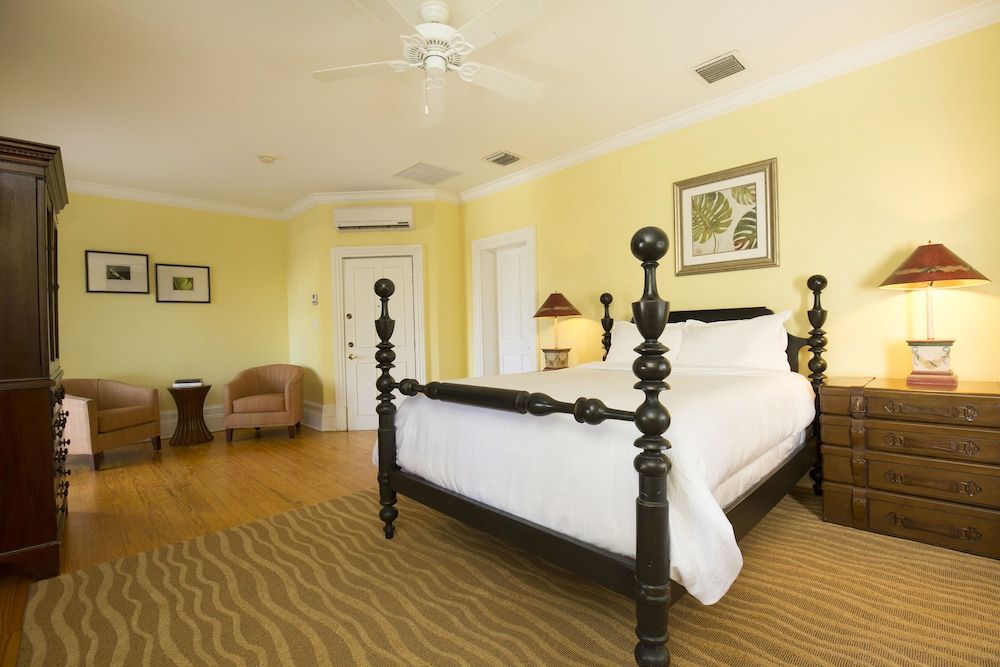 undefined Weatherstation Inn 4