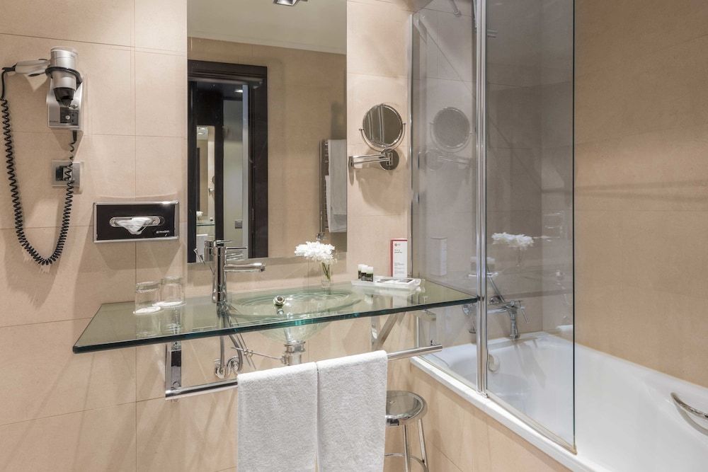 EXE Puerto de Sagunto Triple Room (2 Adults + 1 Child) 2