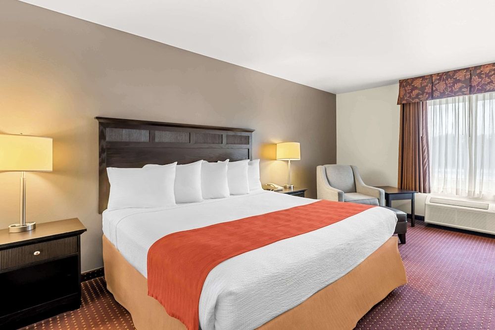Best Western Legacy Inn & Suites Beloit/South Beloit