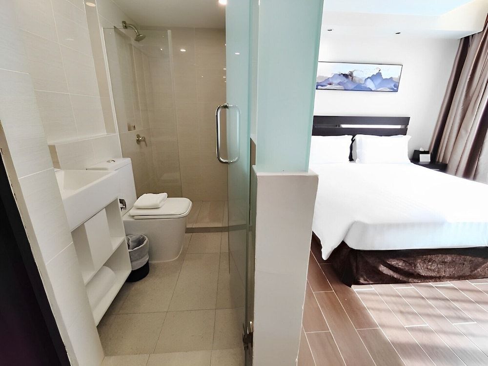 undefined Link Hotel 7