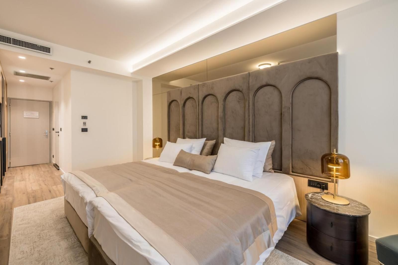 undefined Atrium Hotel 10